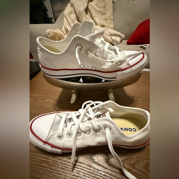 Converse White and Red Low-Top Sneakers - W8 | M6 - Picture 3 of 7